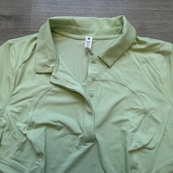 Lululemon Women's Size 8 Quick Drying Short Sleeve Polo Shirt Performance Elle - Picture 3 of 10